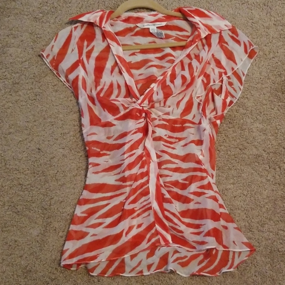 2/$50 Diane von Furstenberg 💯% silk  blouse
